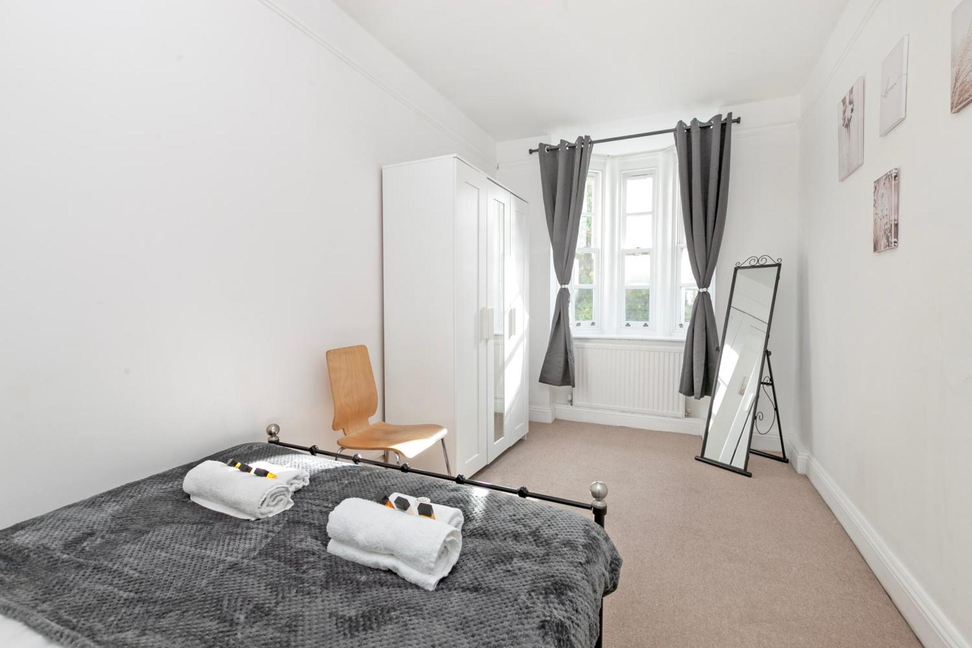 Beautiful 3 Bedroom Flat In Scott Ellis Gardens Londyn Zewnętrze zdjęcie