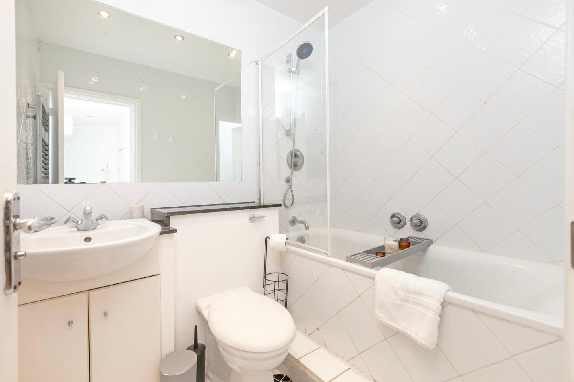 Beautiful 3 Bedroom Flat In Scott Ellis Gardens Londyn Zewnętrze zdjęcie